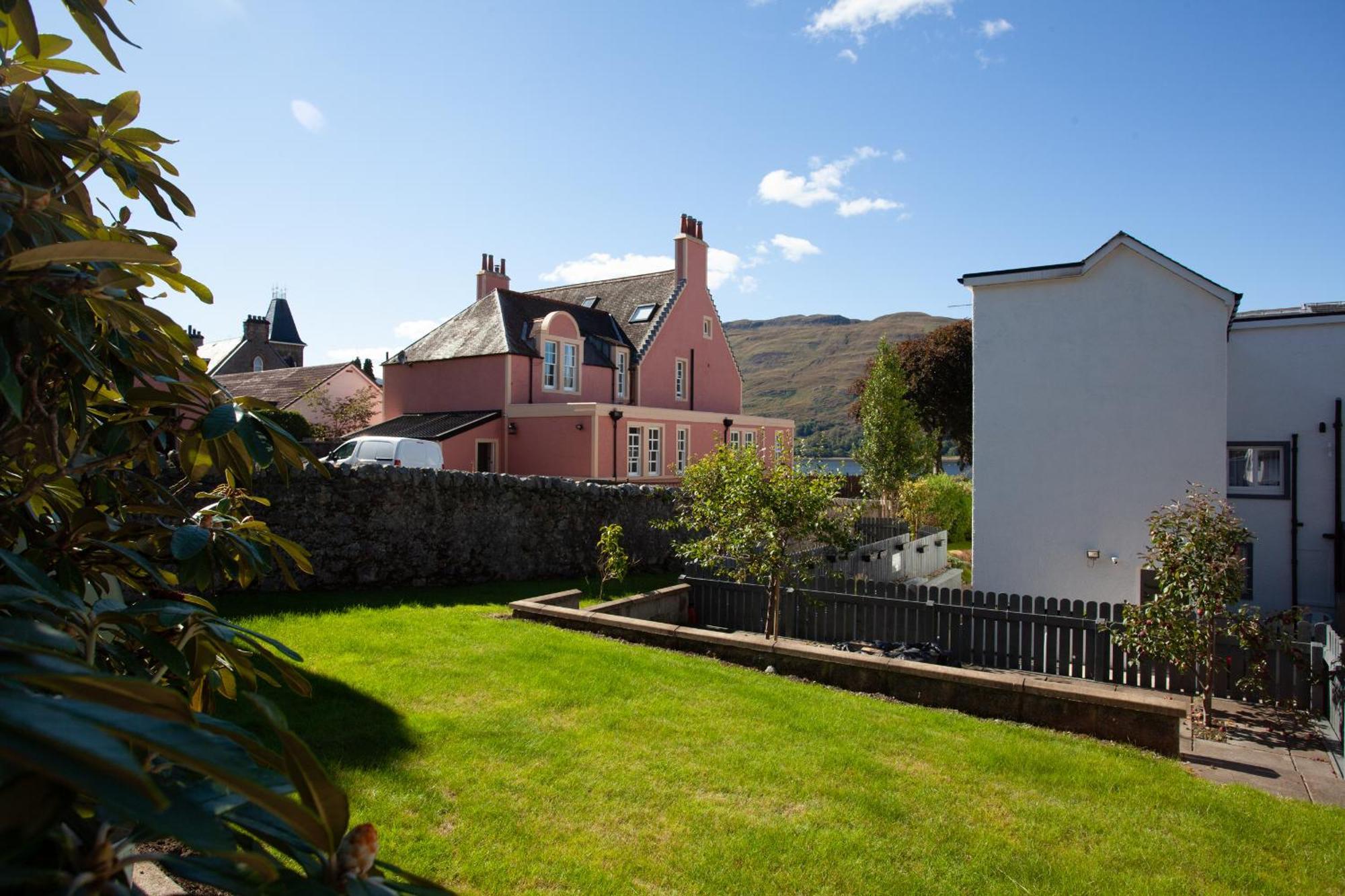 Lochiel Villa Guest House Fort William Exteriör bild